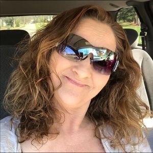 Meet your Posher, Lea